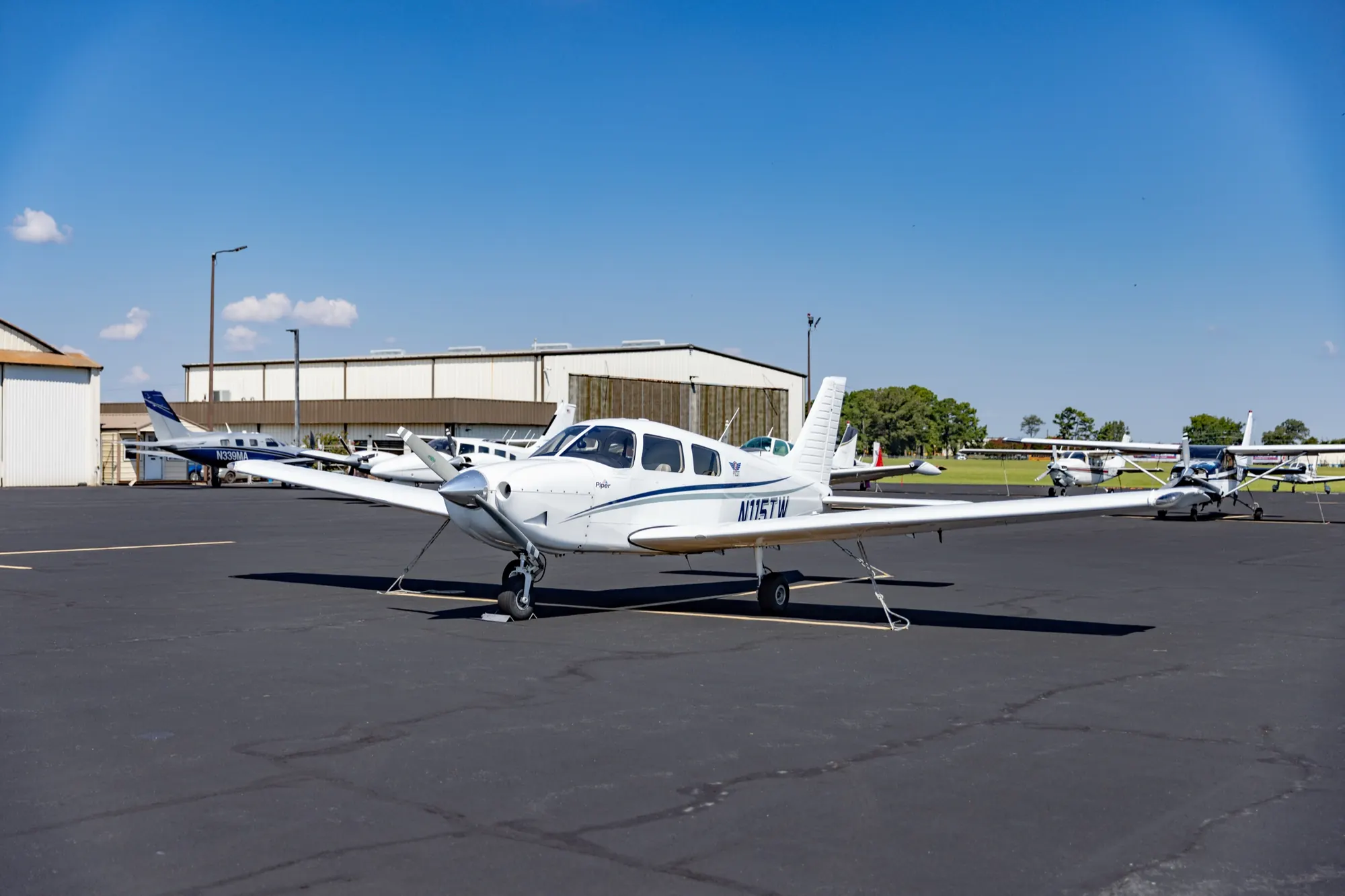 Piper Pilot 100i at KMKL